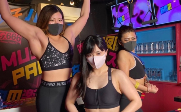 japan-Muscle-Girls-Fitness-Themed-Bar