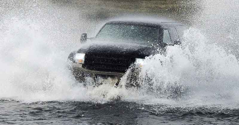3-ways-to-protect-car-soaked-in-water