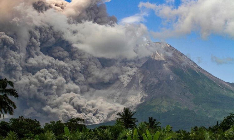Indonesia-volcano-ash-malaysia