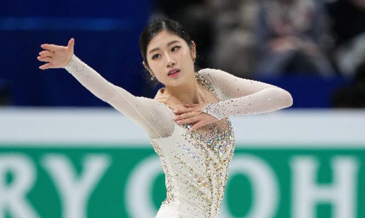 female-figure-skaters-Korean-sexually-harassing-male-skater