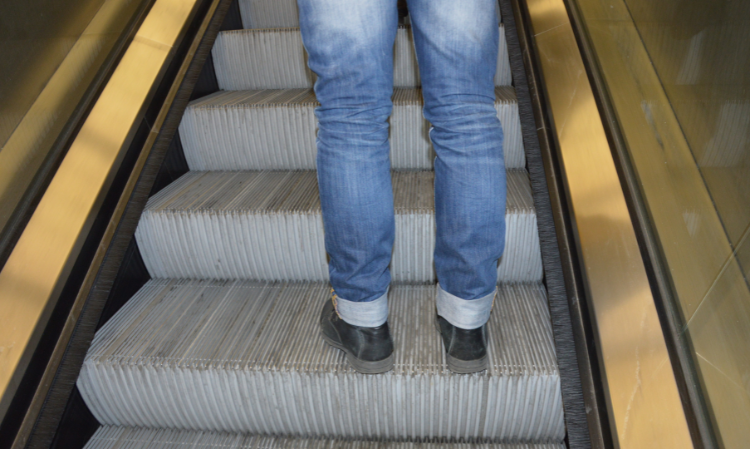 things-to-be-careful-escalator