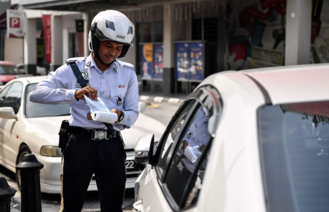 Polis-Daerah-Gombak-saman-30%