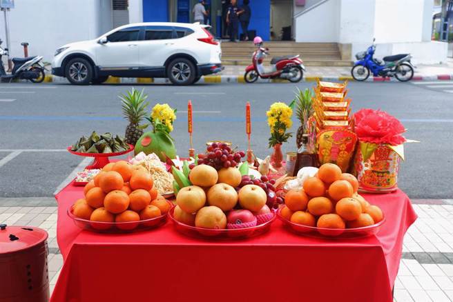 longtaitou-tudigong-nice-day-pray