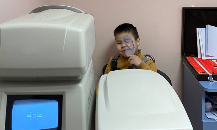 kid-game-console-eyes-affected