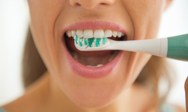 wrong-way-brush-teeth-