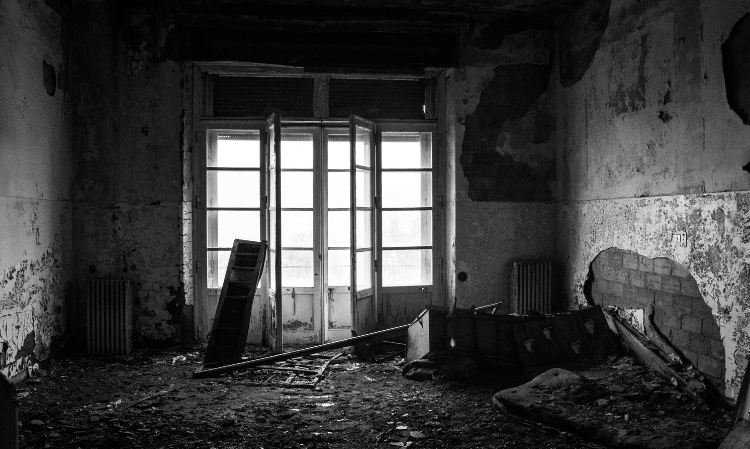 korea-youtuber-explore-abandoned-vacation-house