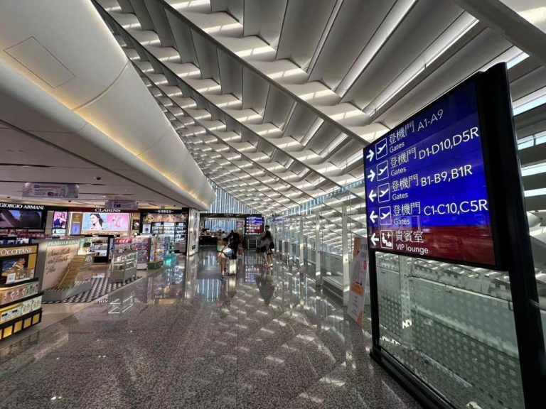 Smart-Electric-luggage-banned-taoyuan-airport