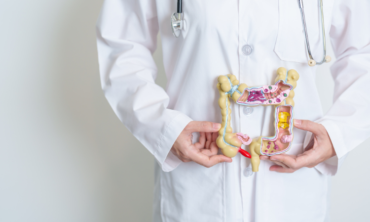 man-defecate-2-symptoms-cancer