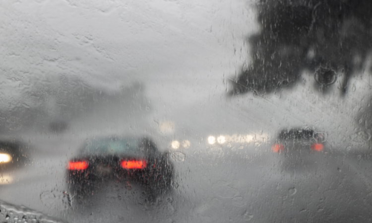 things-to-remember-when-driving-during-raining-season