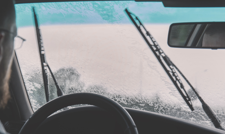 things-to-remember-when-driving-during-raining-season