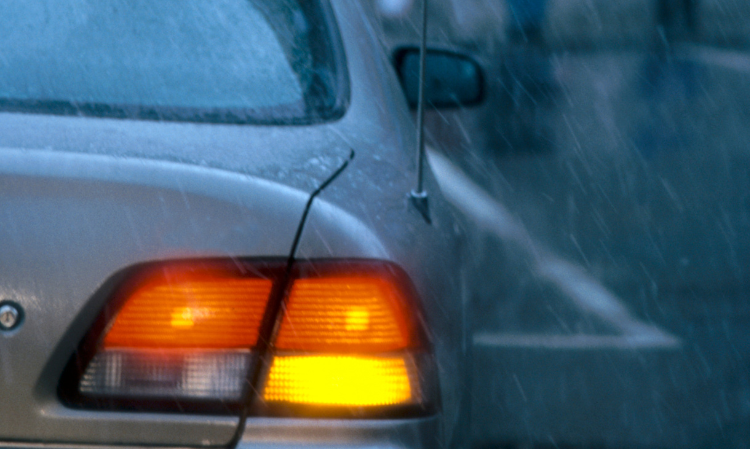 things-to-remember-when-driving-during-raining-season-