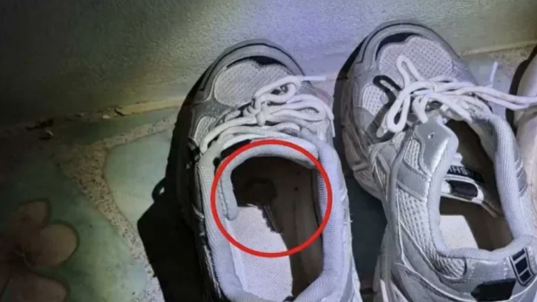 spare-key-put-inside-the-shoes 