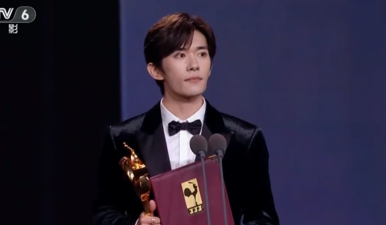 yiyangqianxi-China-Golden-Rooster-Awards-best-actor