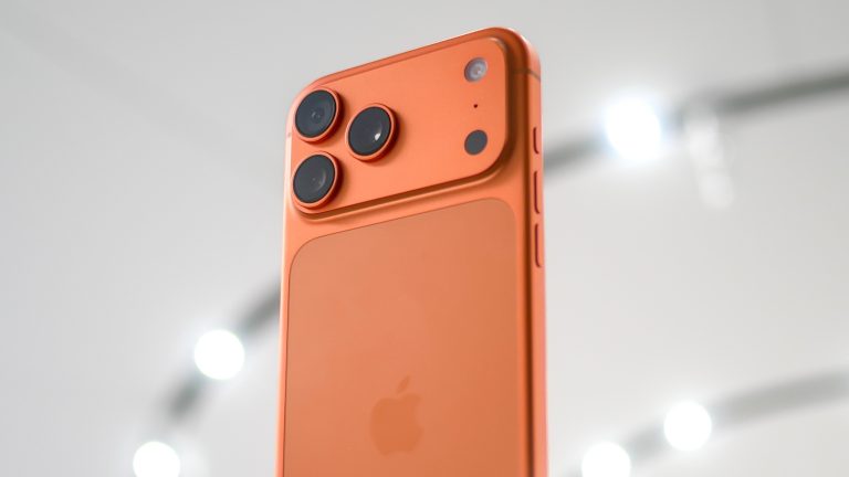 iphone-17-pro-Cosmic-Orange-fade-