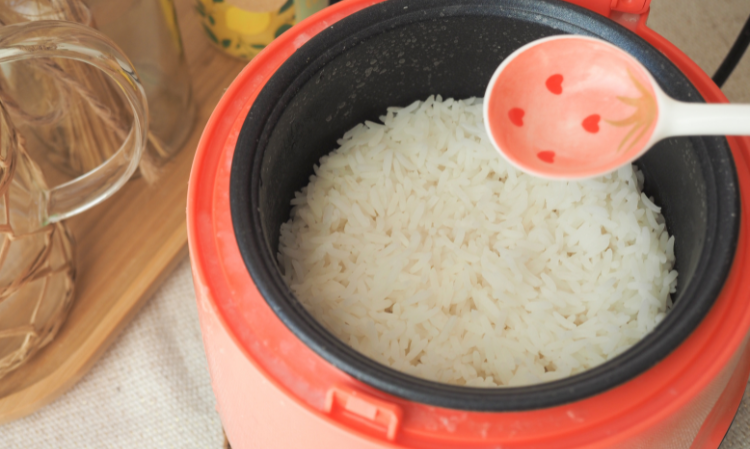 rice-cooker-4-conditions-stop-using