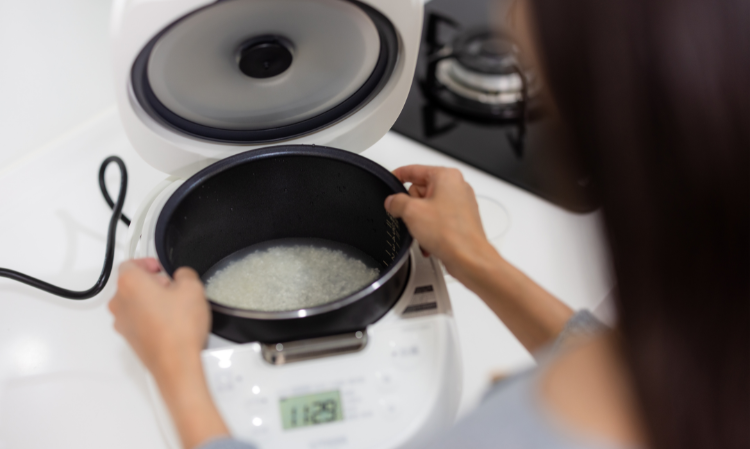 rice-cooker-4-conditions-stop-using