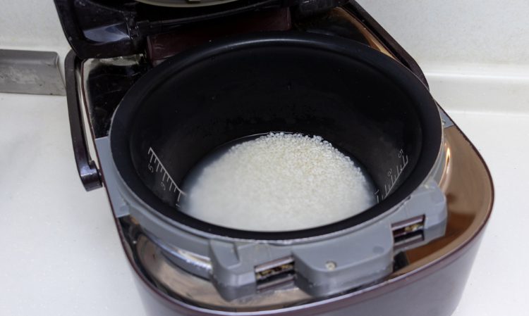 rice-cooker-4-conditions-stop-using