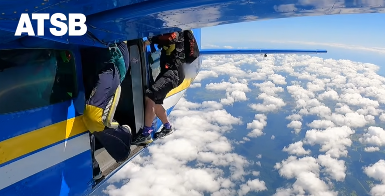 parachute-get-stuck-tailplane