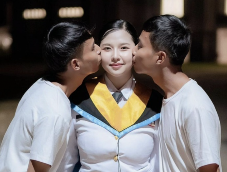 Thailand-girl-married-with-twins