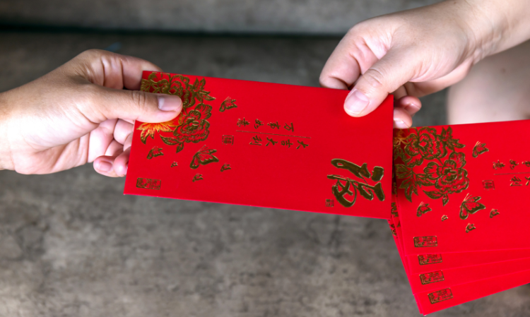 give-angpao-kid-not-satisfied
