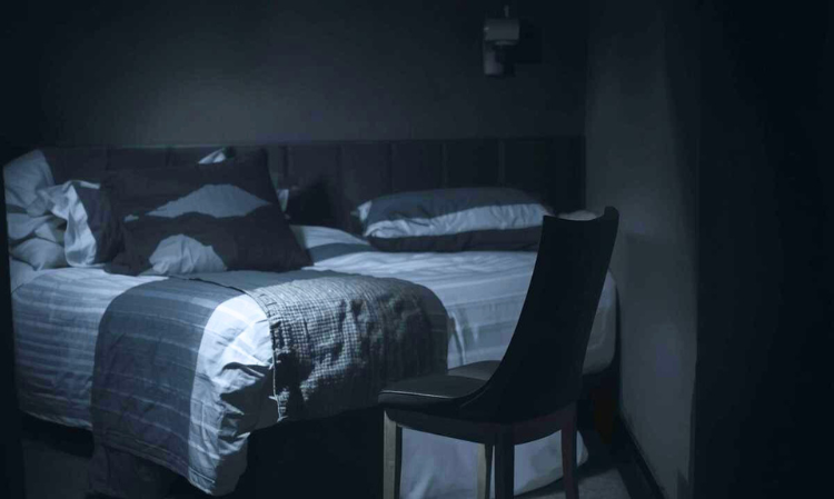 hotel-Spot-5Signs-Leave-Immediately-