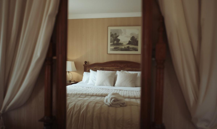 hotel-Spot-5Signs-Leave-Immediately-