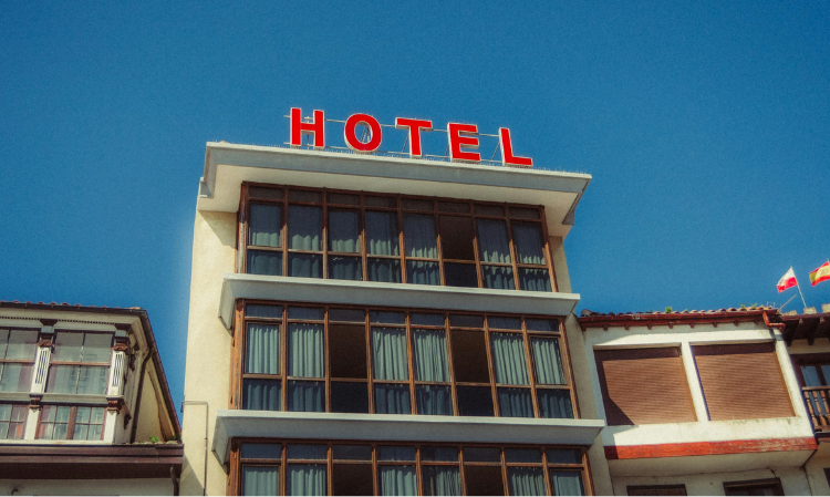 hotel-Spot-5Signs-Leave-Immediately