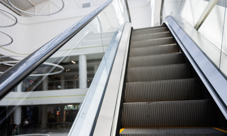function-of-skirt-deflectors-escalator