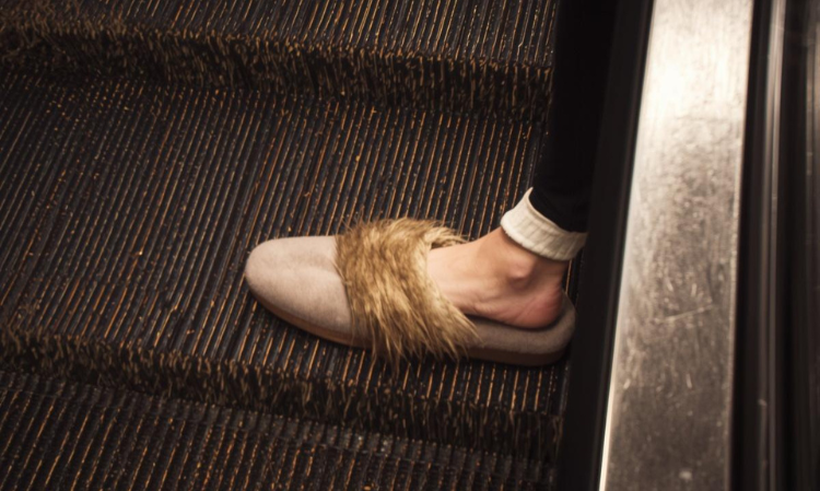 function-of-skirt-deflectors-escalator