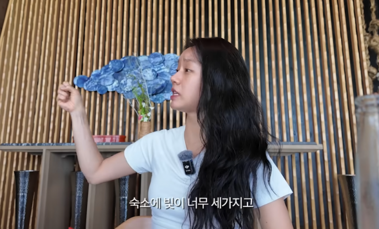 korean-artist-hyeri-Maldives