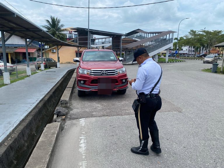 roadside-illegal-parking-saman