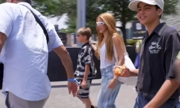 shakira-world-cup-2026-son-kissed-