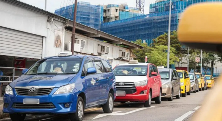 Malaysia-registered-taxis-entering-Singapore-pay-$15