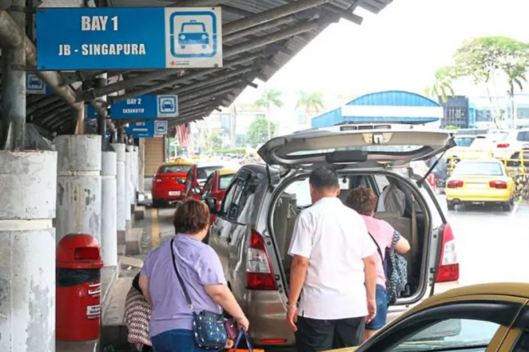 Malaysia-registered-taxis-entering-Singapore-pay-$15