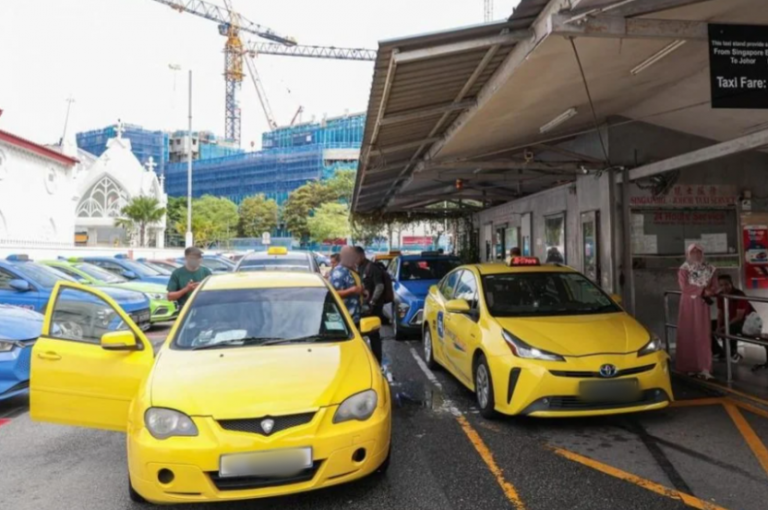 Malaysia-registered-taxis-entering-Singapore-pay-$15