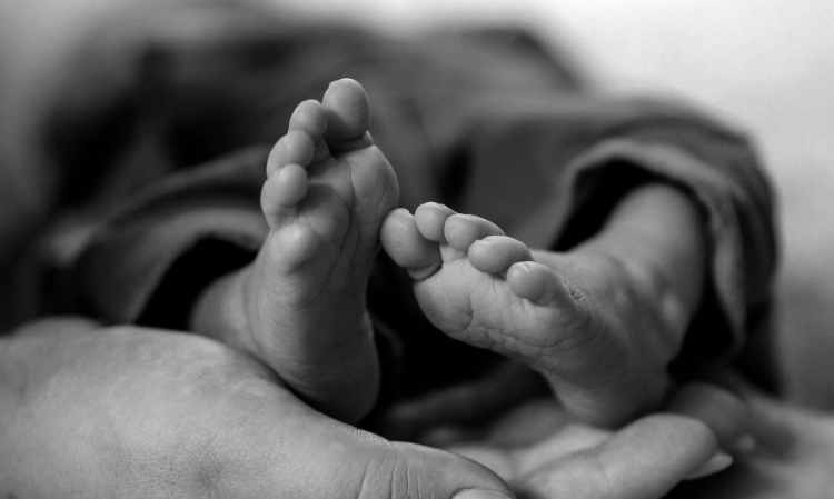 malaysian-young-girl-pregant-gave-birth