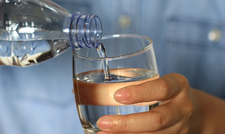 drink-water-feel-like-want-to-pee