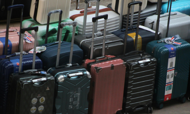 airports-banned-smart-electric-luggage