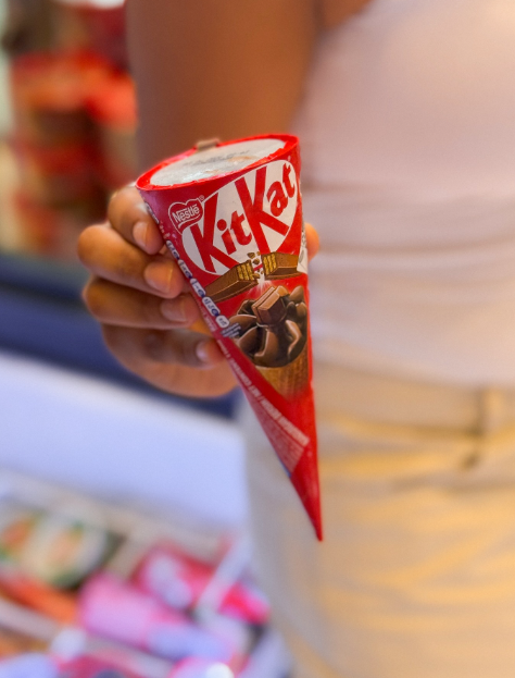 Lotus's-Malaysia-kitkat-icecream-buy1freee1