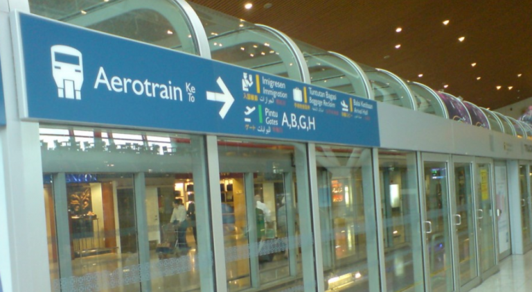 KLIA-Aerotrain-stop-service