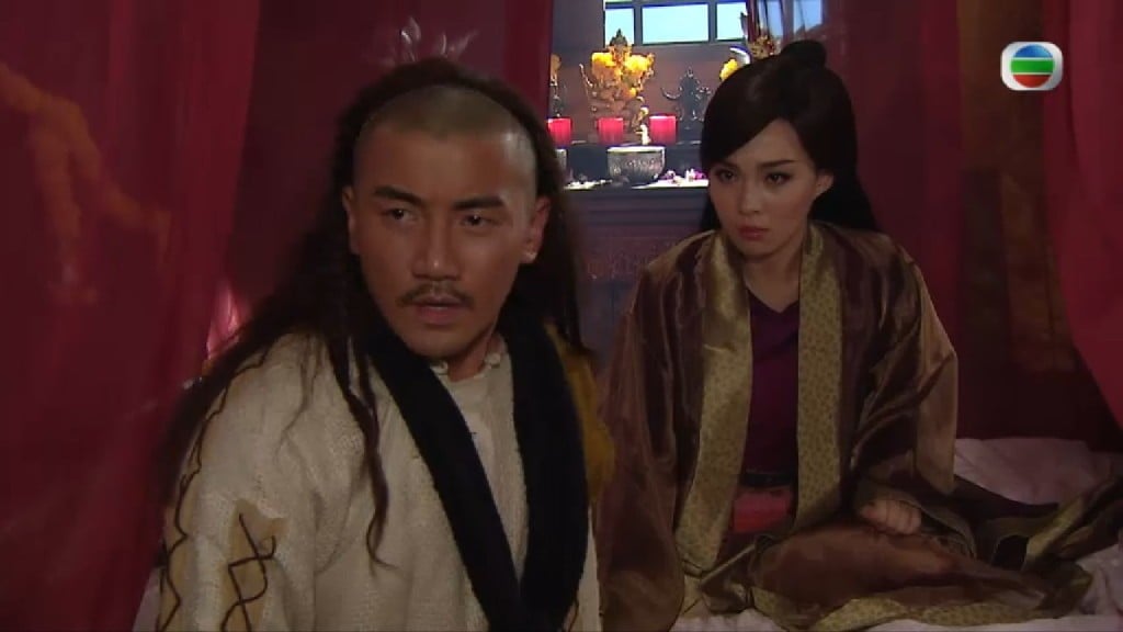 【神奇发现!】《张保仔》穿煲镜头:娜姐帮张保仔疗伤,竟然神奇发现… 果然是穿越剧!